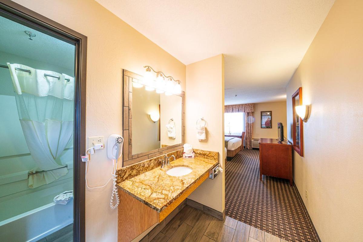 Alpine Inn & Suites Gunnison Dış mekan fotoğraf